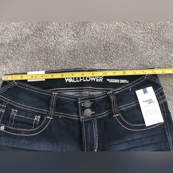 Wallflower The Luscious Curvy Fit Bootcut Jeans - Picture 9 of 13